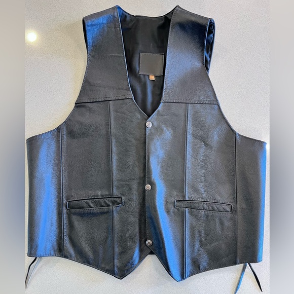 HAND PAINTED DESIGN UNISEX 
UNIQUE BLACK VEST see measurements - Picture 6 of 12